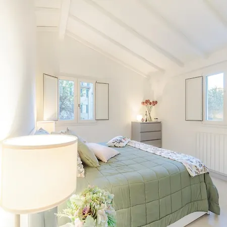 Apartment Charming With A Secret Garden