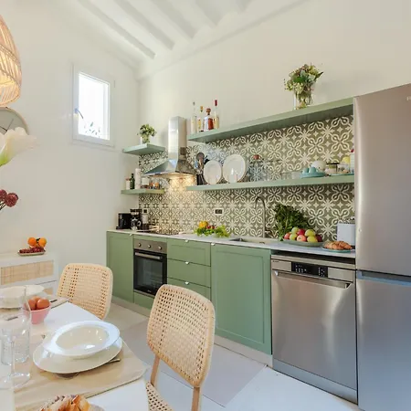 Apartment Charming With A Secret Garden *